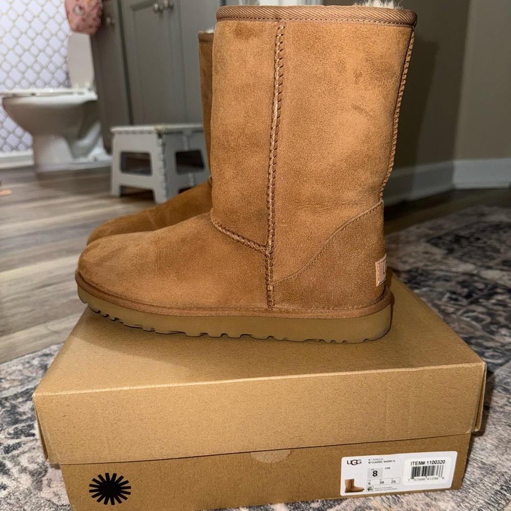 🩷Women’s Size 8 Classic UGG Short Boots Worn Twice - Picture 5 of 8